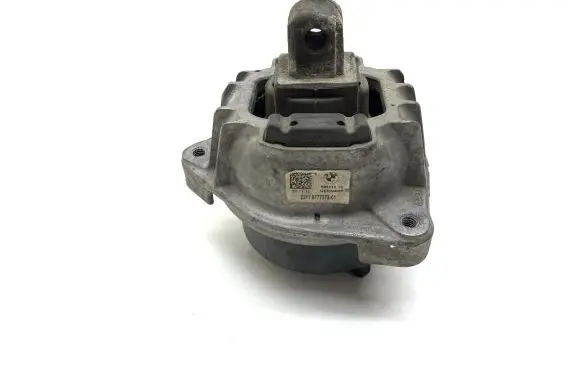 BMW 7 F01 F02 F03 F04 Engine mount bracket 6777373 677737301