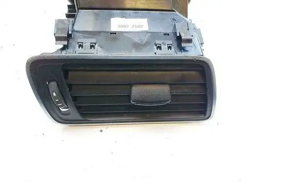 Volkswagen PASSAT B7 Dash center air vent grill 3AB819702A