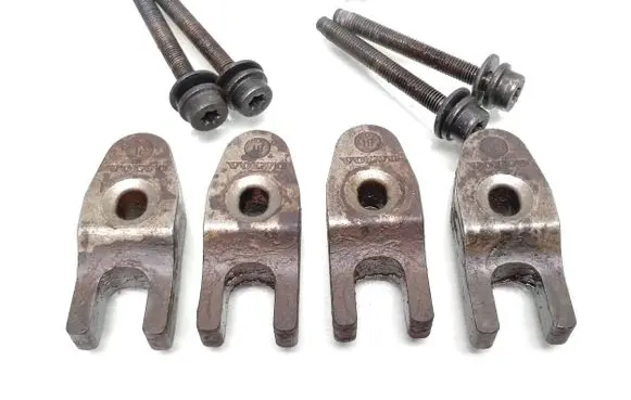 Volvo V40 Fuel Injector clamp holder 