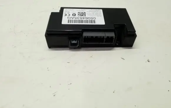 Chrysler Town u0026 Country V Bluetooth control unit module 05064635AG
