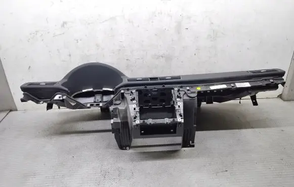 Volkswagen PASSAT B7 USA Dashboard 561857003L