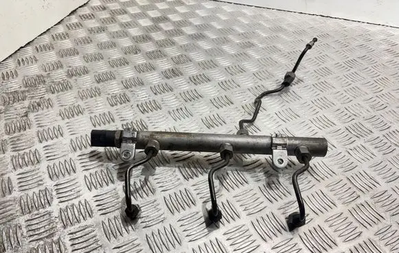 Mercedes-Benz R W251 Fuel main line pipe A6420700695 0617900721 0281002504