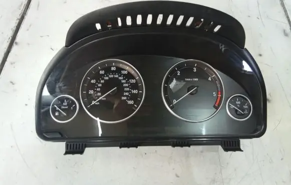 BMW 5 F10 F11 Speedometer (instrument cluster) 9249347