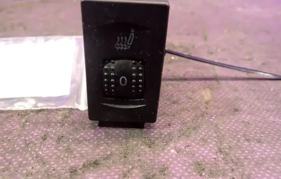 Volkswagen PASSAT B5 Seat heating switch 