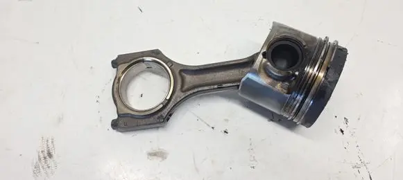 BMW 4 F32 F33 Piston with connecting rod