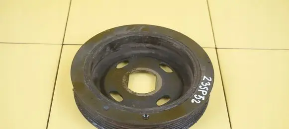 Nissan Qashqai Timing belt tensioner pulley R9M405