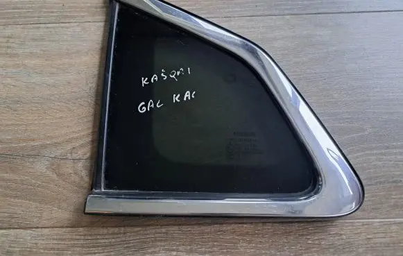 Nissan Qashqai Rear side window 43R001595 M5532