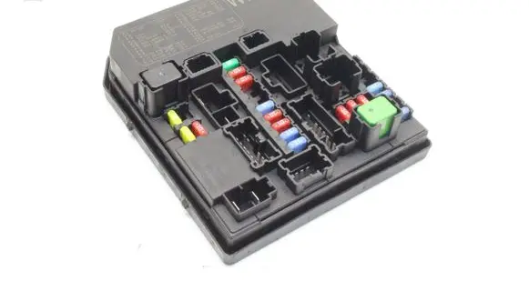 Nissan Leaf I (ZE0) Fuse module 284B73NL1A