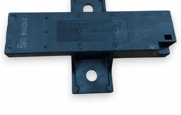 Audi e-tron Keyless system antenna 