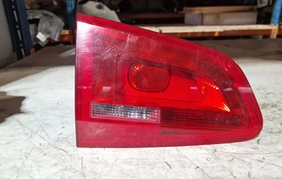 Volkswagen Sharan Tailgate rear/tail lights 7N0945093K