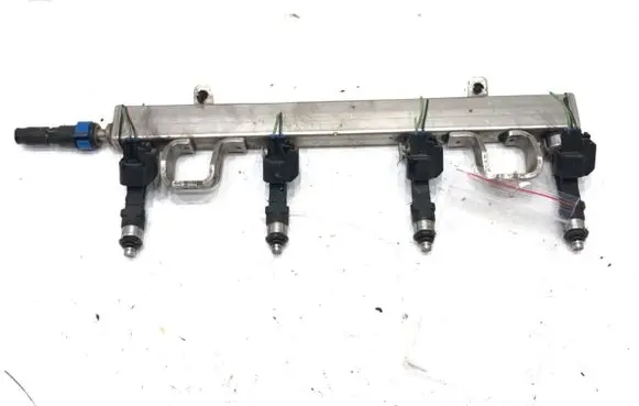 Mazda 3 I Fuel main line pipe 6M8G-9D280-AA