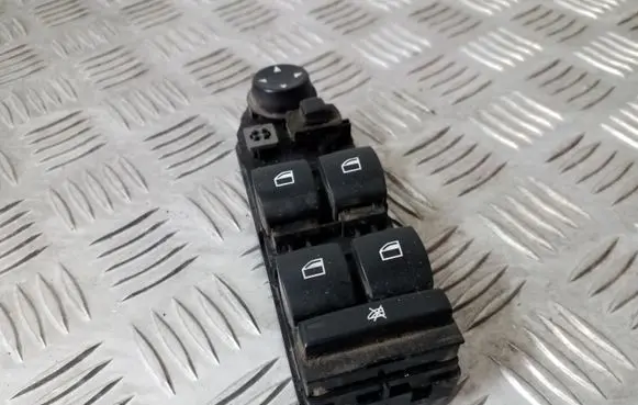 BMW 5 E60 E61 Electric window control switch 6951904