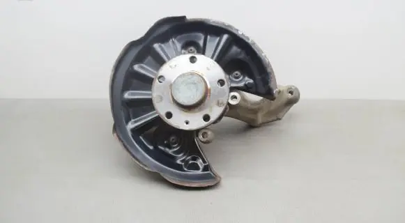 Audi Q3 8U Rear wheel hub 3Q0615611