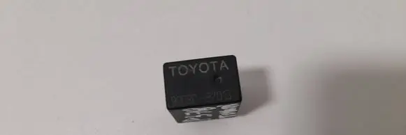 Toyota Avensis T250 Other relay 9008087013