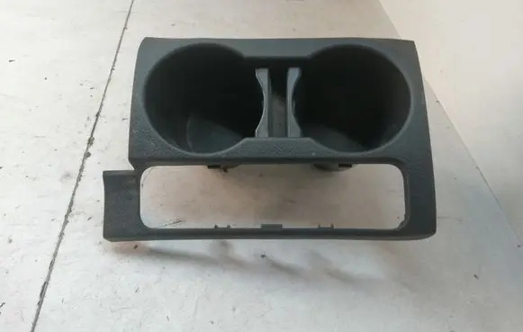 Cup holder front