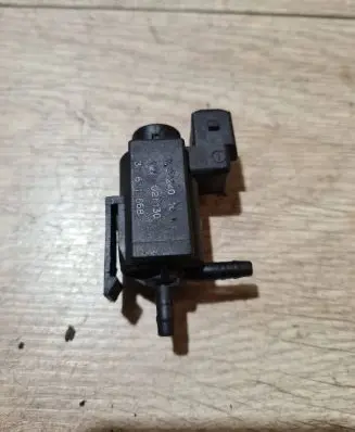 Volvo S80 Vacuum valve 30611668 72224010
