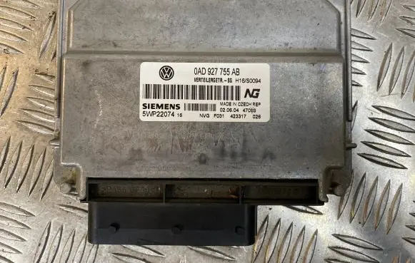 Volkswagen Touareg I Transfer box differential control unit 0AD927755AB H16S0094 5WP22074