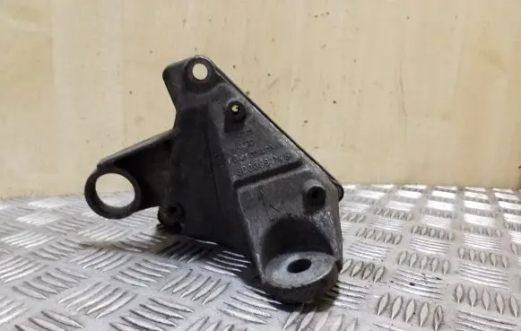 Audi A6 S6 C5 4B Engine mounting bracket 8D0399114S