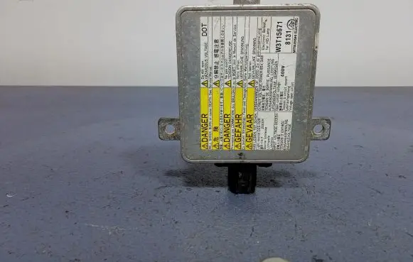 Mazda MX-5 NB Miata Voltage converter/converter module W3T15671