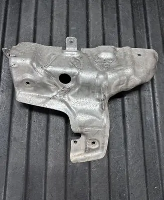 Volvo V60 Heat shield in engine bay 31361957 R14MA