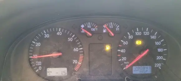 Volkswagen PASSAT B5 Speedometer (instrument cluster) 3B0919881N