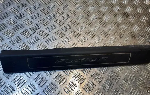 Ford Fusion II Front sill trim cover DS73F13200A