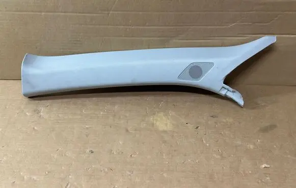 Audi Q3 F3 Front door glass trim molding 83A867233