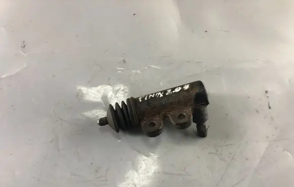 Clutch slave cylinder