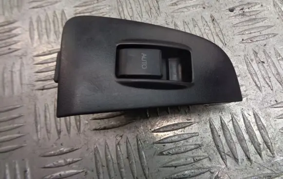 Toyota Avensis T250 Quarter vent window switch 