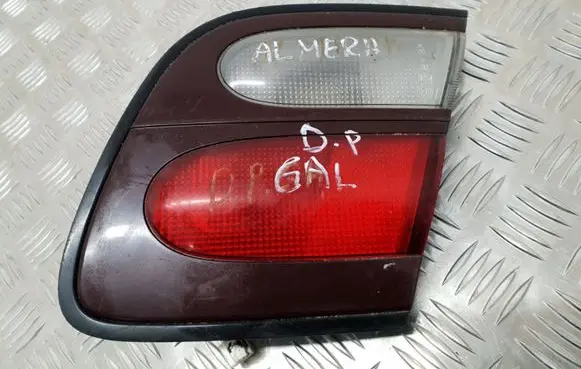 Nissan Almera N16 Tailgate rear/tail lights