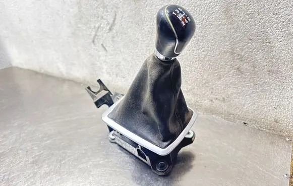 Ford Focus Gear shifter/selector 7M5R7C453AKB