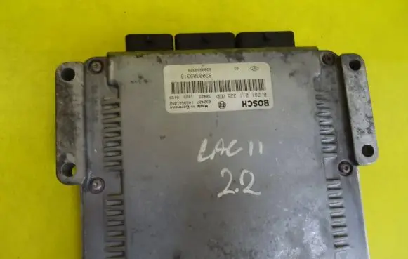 Renault Laguna II Engine control unit/module 0281011325