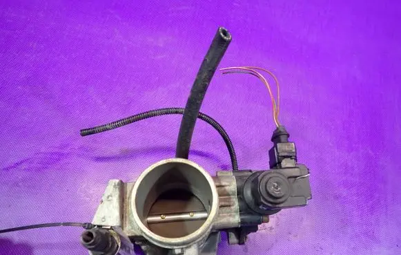 BMW 3 E36 Throttle body valve 1402059