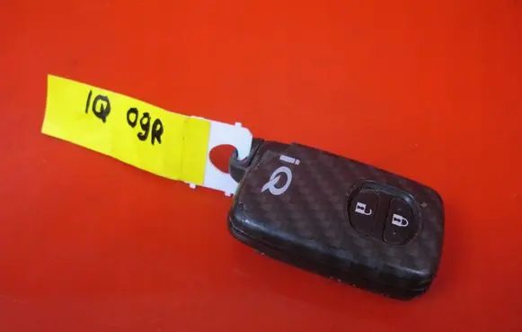 Toyota iQ Ignition key/card 