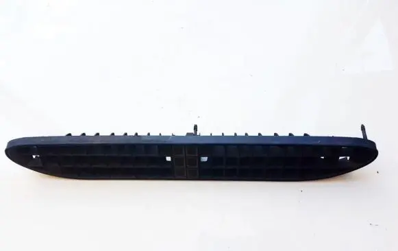 Skoda Octavia Mk1 (1U) Dash center air vent grill 8D0819635