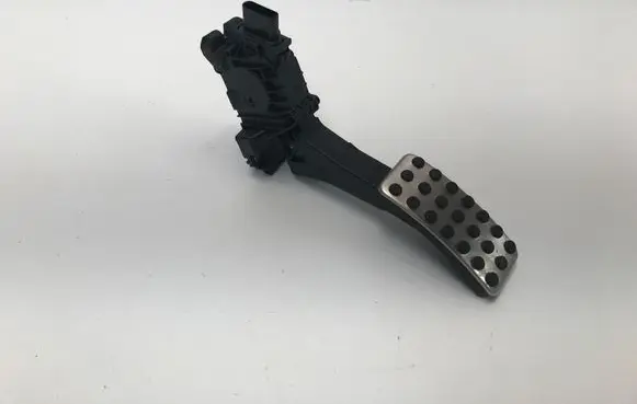Mercedes-Benz A W177 Accelerator throttle pedal A1773001900 6PV01293405 ZGS002Q004