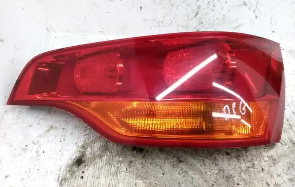 Audi Q7 4L Tailgate rear/tail lights