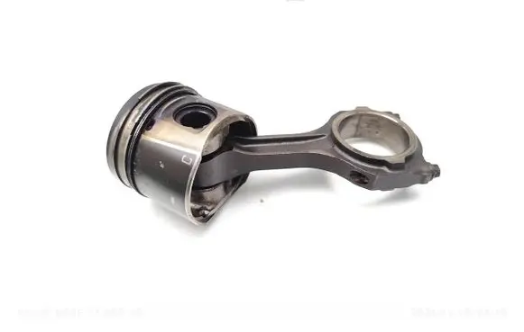 Ford Focus C-MAX Piston with connecting rod 