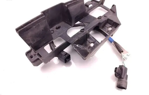 Front bumper mounting bracket