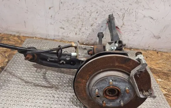 Fiat Freemont Rear wheel hub spindle/knuckle S17986101 68083245AE
