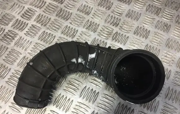 Volvo V70 Air intake hose/pipe 08634143
