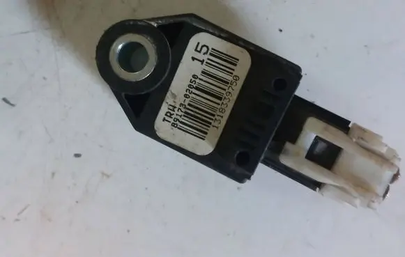Toyota Auris 150 Airbag deployment crash/impact sensor 8917302050 1318339750
