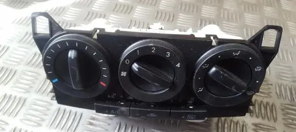 Mazda 5 Climate control unit M1900CC33 HCC33