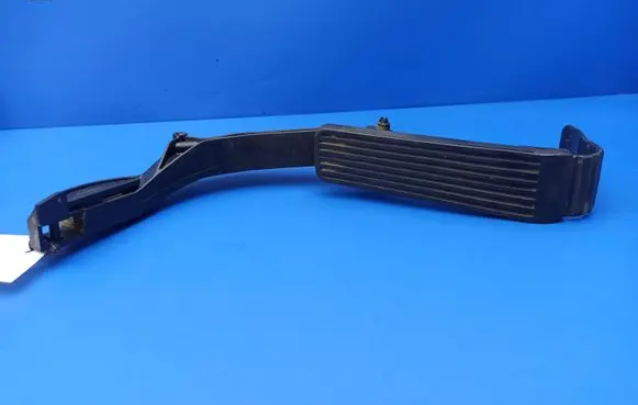 Mercedes-Benz S W140 Accelerator throttle pedal 1403011120