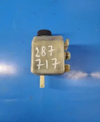 Mazda CX-7 Power steering fluid tank/reservoir 