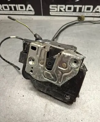 Mercedes-Benz E W211 Front door lock 2117200335