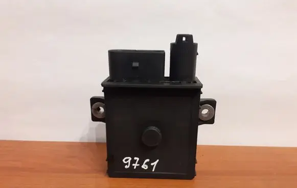 BMW X5 E70 Glow plug pre-heat relay 0522140701 E2110022360