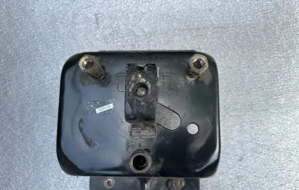 Nissan Terrano Spare wheel mounting bracket 572140X002