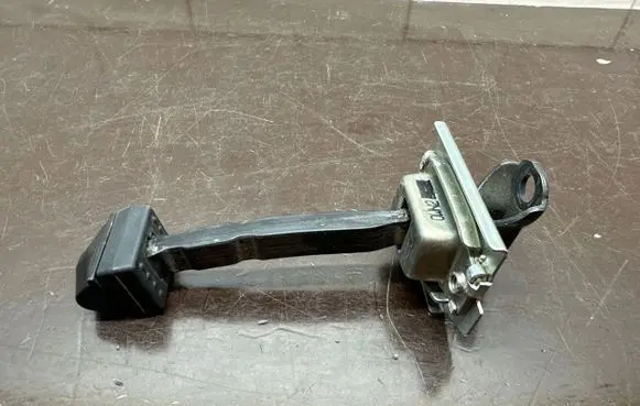 Honda HR-V Rear door check strap stopper