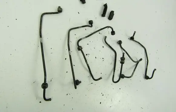 Volvo 940 Fuel injector supply line/pipe 